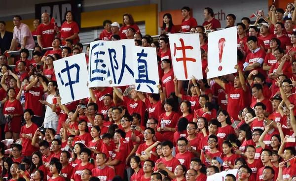 就连彭浩翔本人的《春娇与志明》，在喷鼻港也取得了远远超出跨越《低俗笑剧》的票房成就。
